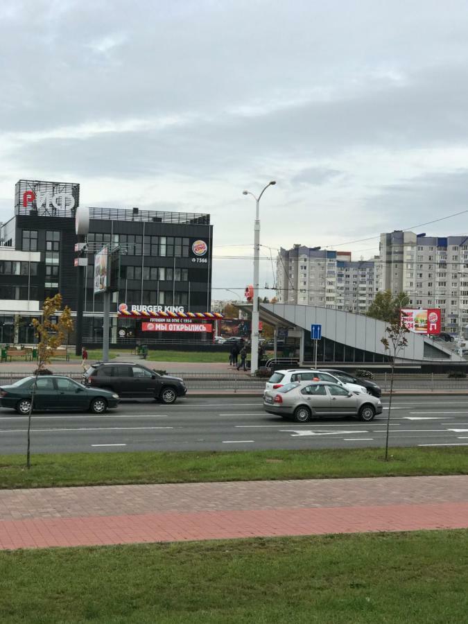 Apartment On Metro Mihalova มินสก์ ภายนอก รูปภาพ